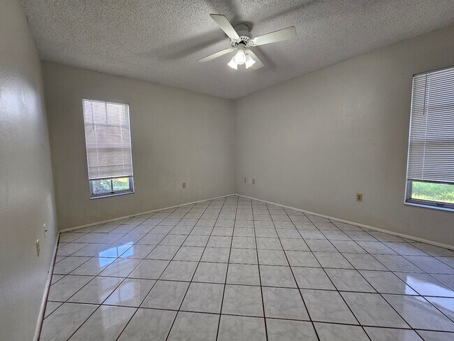 Building Photo - 3/2/1 Home for rent in Spring Hill 34609