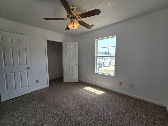 Building Photo - 190 Bahia Ln