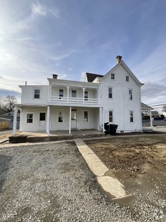 Building Photo - 3 bedroom home near Shillington