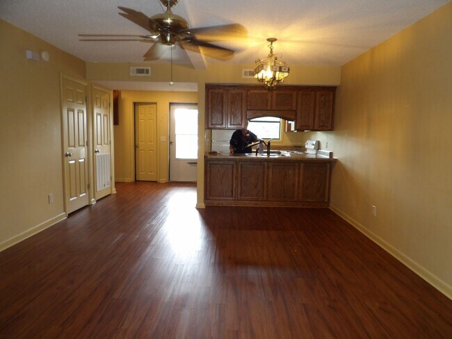 Building Photo - Anthony Circle Townhomes, Enterprise, AL