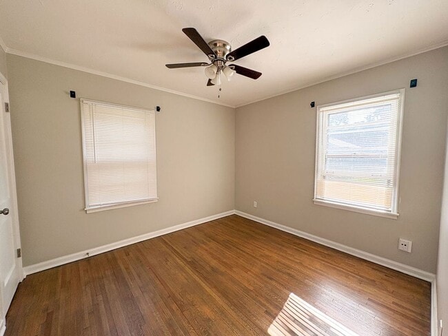 Building Photo - Updated 3 bedroom, 1 bathroom near Quince and Perkins