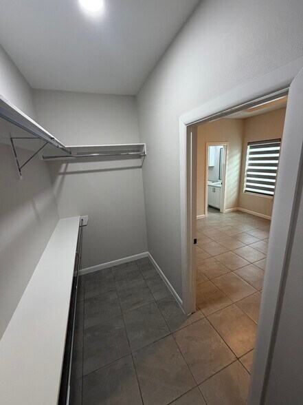 Building Photo - 3524 S Dominique Dr