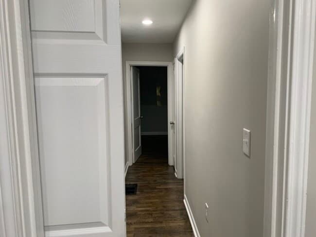 Building Photo - Beautiful two bedroom one bath near Campbellton and 166
