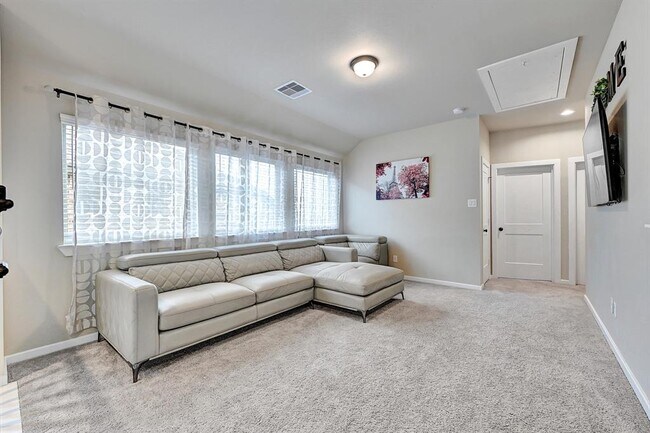 Building Photo - 7006 Winterberry Gln Ln