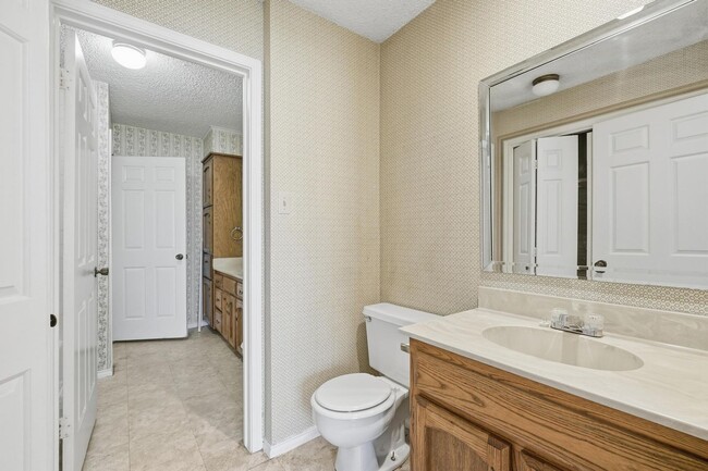 Building Photo - 246 Washington Blvd