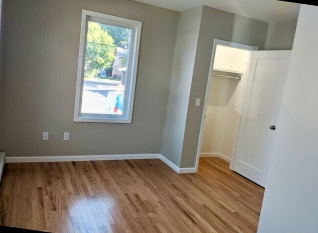 Building Photo - 209 S Meadow St