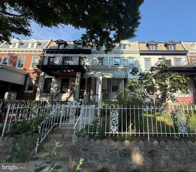 Building Photo - 4017 Illinois Ave NW