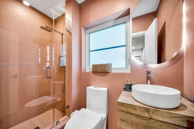 Building Photo - 1010 Placetas Ave