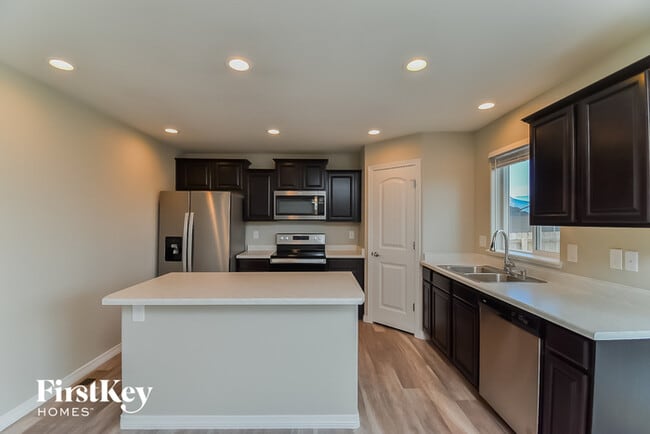 Building Photo - 6508 Vedder Dr
