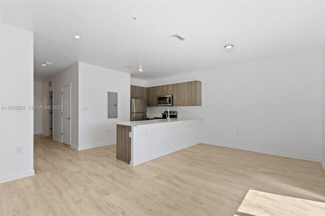 Building Photo - 170 NW 158th St