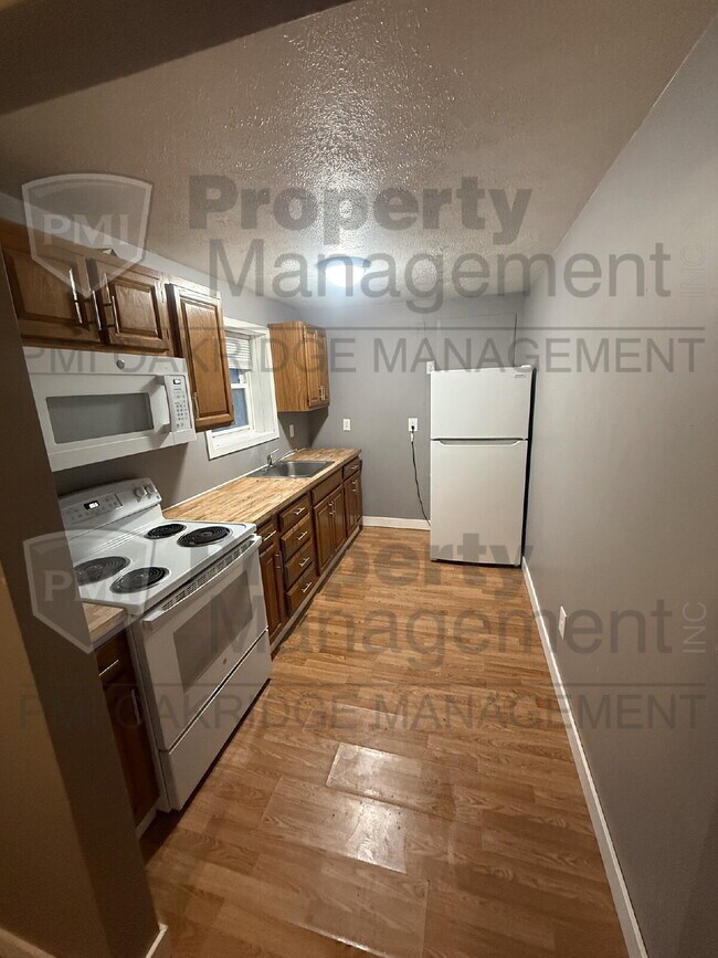 Building Photo - 2 Bedroom Country apartment