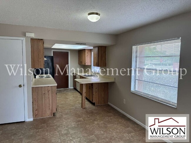 Building Photo - 701 Kings Cove Ct