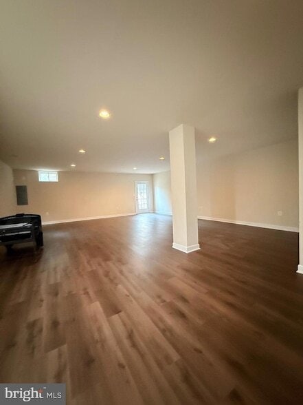 Building Photo - 42331 Benfold Square