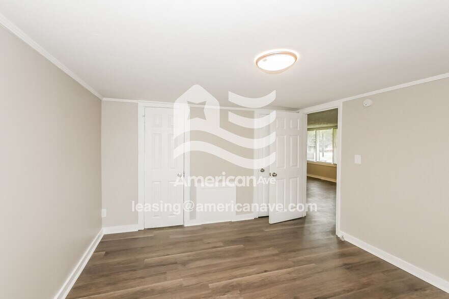 Building Photo - 1116 Lovely Ln