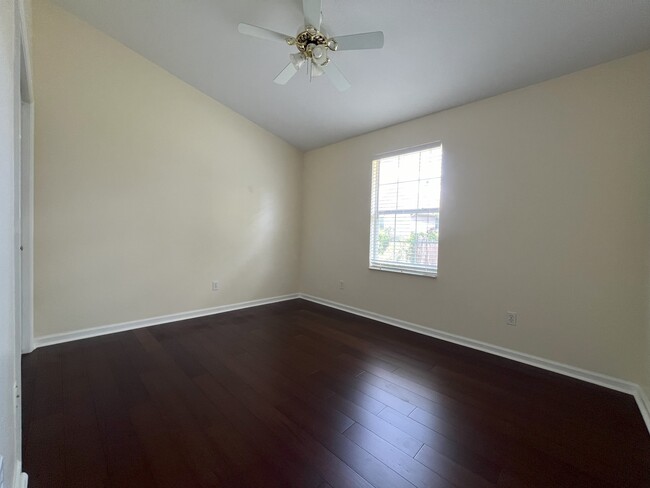 Building Photo - 1517 Applewood Way