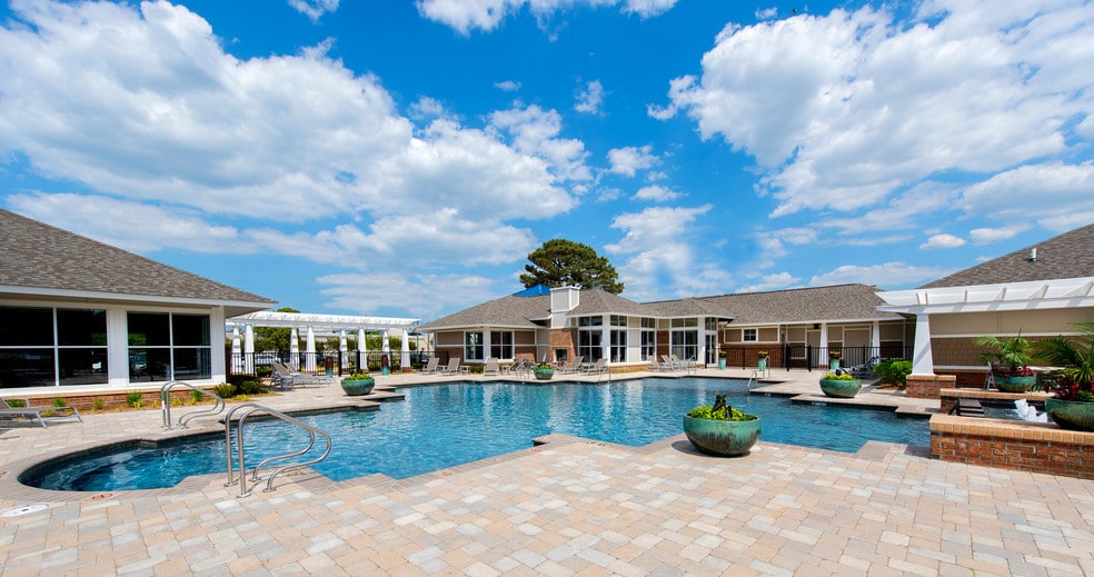 Park Towne Apartments Norfolk Va Apartment Finder Spacious Sundeck Park Towne Apartments