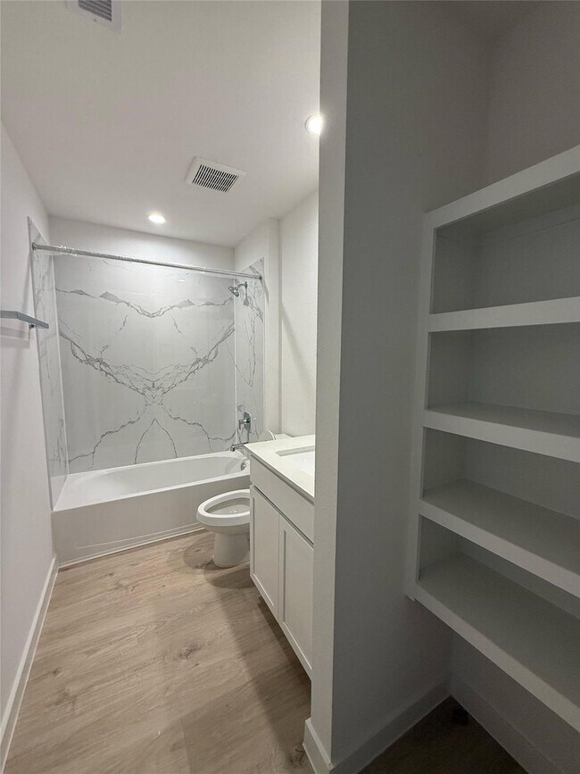 Building Photo - 30703 Skye Villa Ln