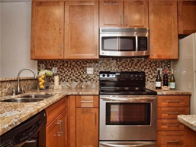 Building Photo - 7122 Wood Hollow Dr