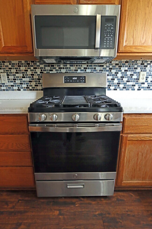 Building Photo - 1417 Wild Oats Dr