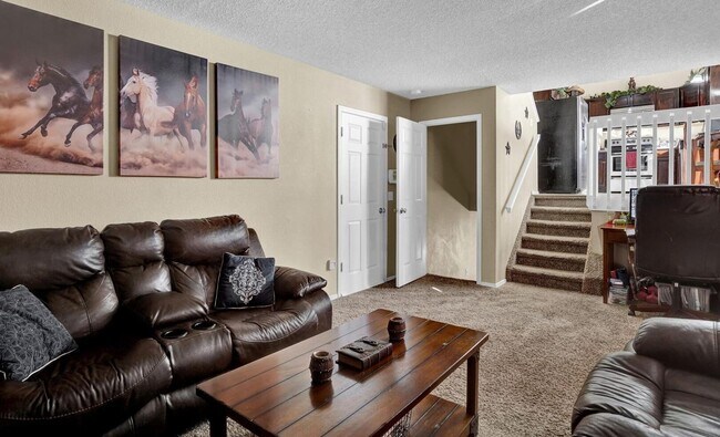 Building Photo - 3 Bed 3 Bath House with Solar for Rent Nea...