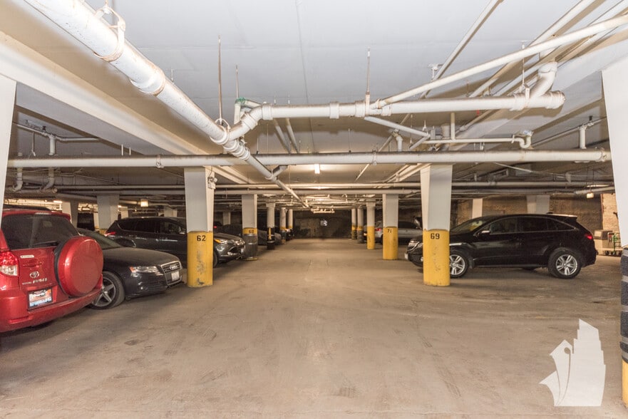 Building Photo - 2300 W Wabansia Ave