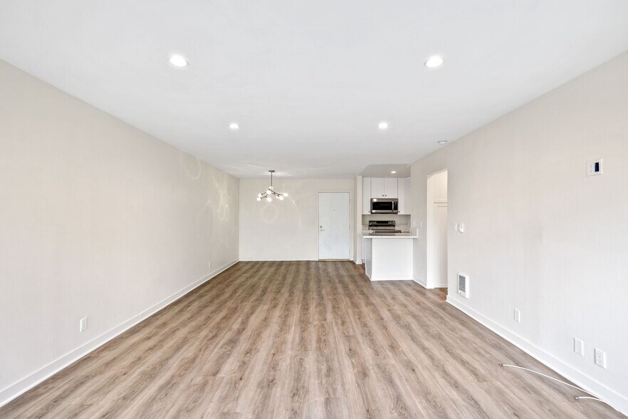Building Photo - 7742 Redlands St