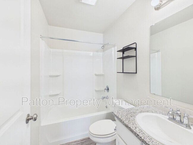 Building Photo - 4712 Hinson St