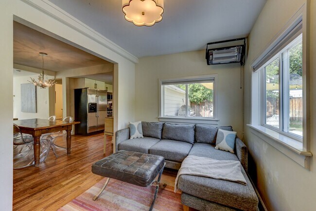 Building Photo - 303 E Chester St