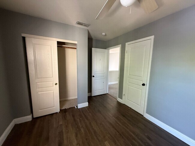 Building Photo - 9448 Cedarview Way