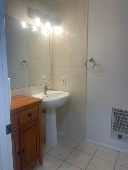 Downstairs bath - 1717 150th Ave SE