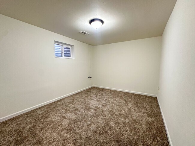 Building Photo - Updated Single-Family Home in Littleton