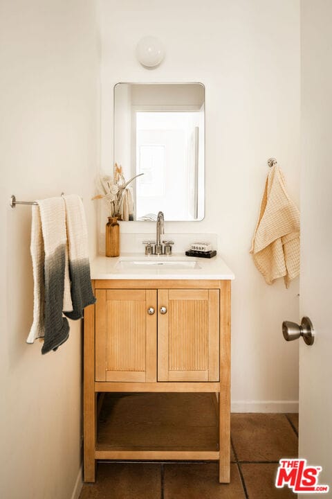 Building Photo - 2302-2302 Pisani Pl