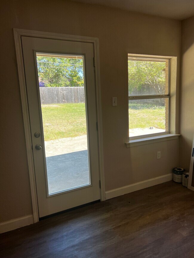 Charming 3Bedroom Gem in Dallas! 8738 Boundbrook Ave Dallas TX 75243