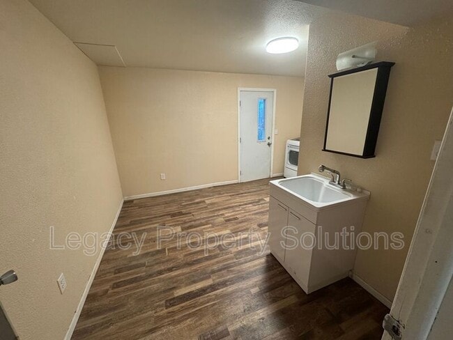 Building Photo - 1111 N 18th St