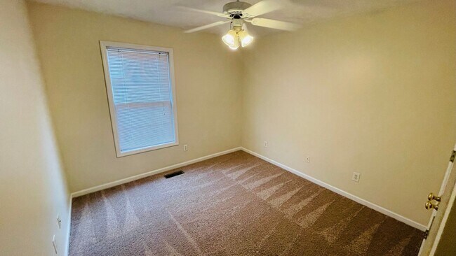 Building Photo - 2428 E University Dr