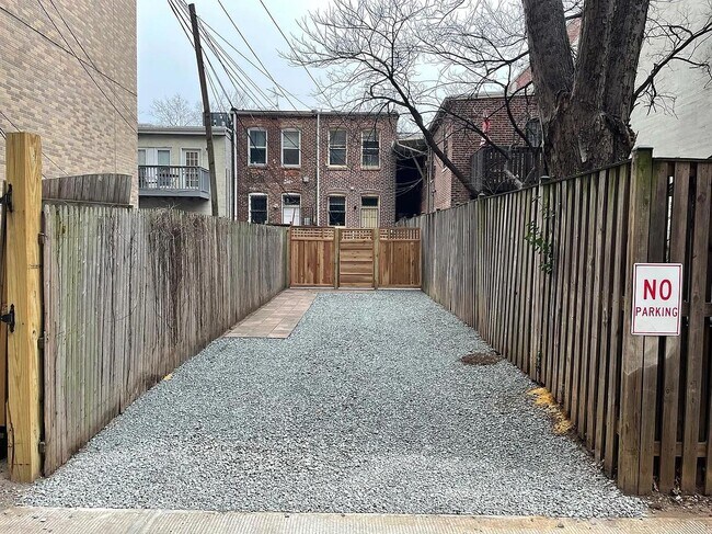 Building Photo - 1115 1/2 5th Street Northwest - A