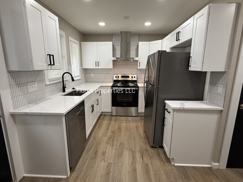 Building Photo - 1053 Oakland Park Ave