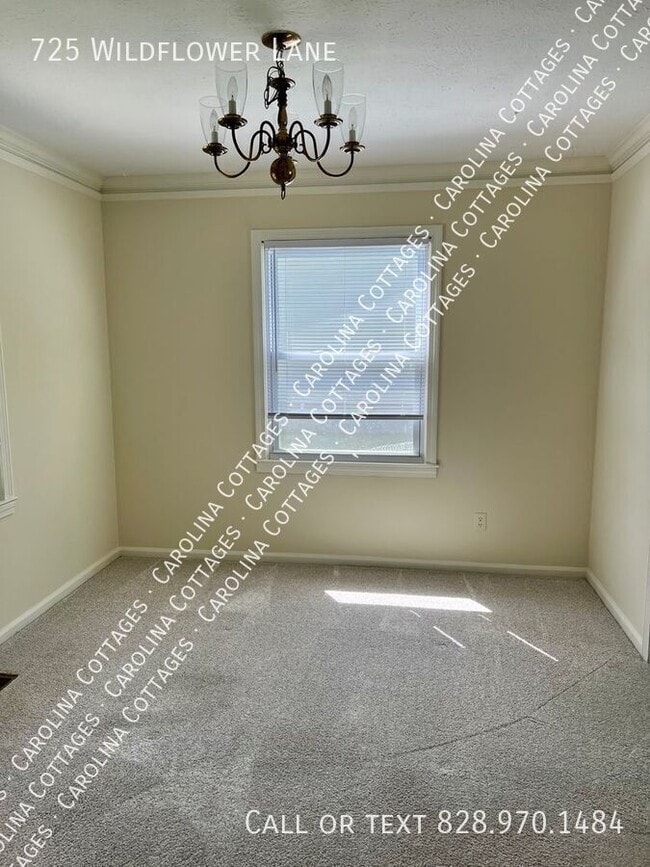 Building Photo - 725 Wildflower Ln