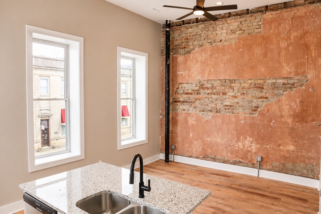 Building Photo - 128 N Water Ave