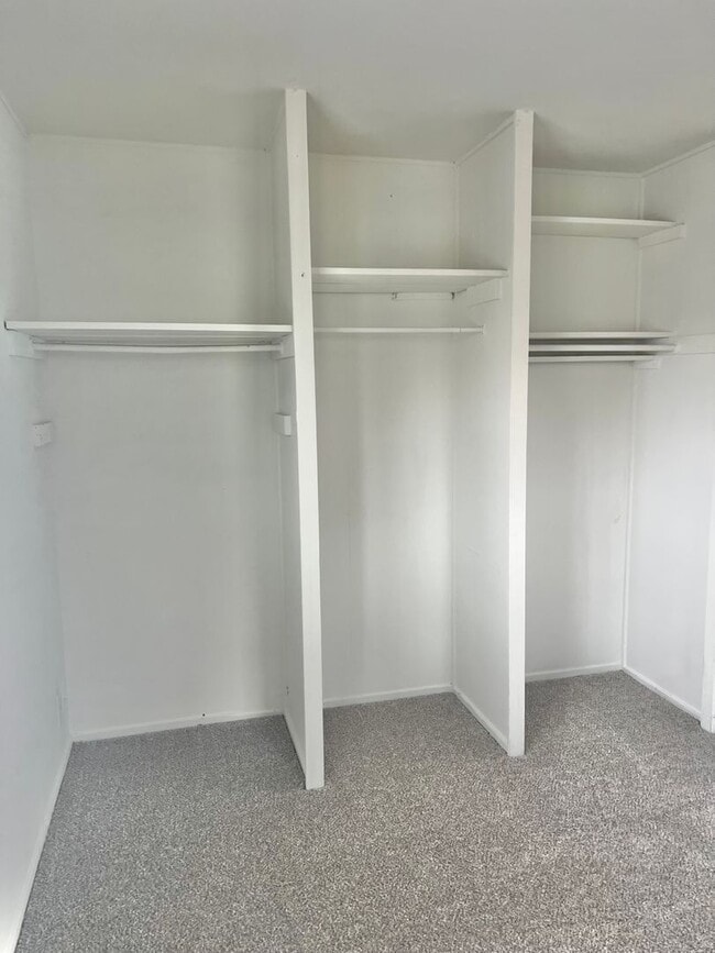 Building Photo - New Listing! 3 bedroom House!