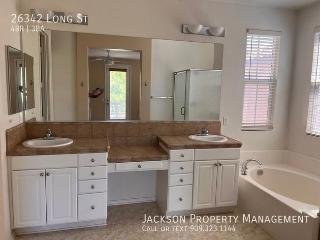 Building Photo - 26342 Long St