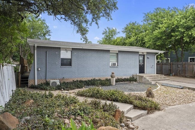 Primary Photo - 506 W Grady Dr