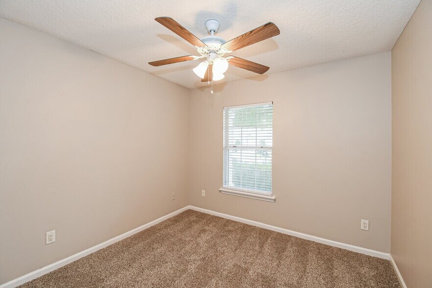 Building Photo - 1440 Bitterberry Dr