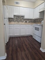 Building Photo - 3241 Bonnie Dr