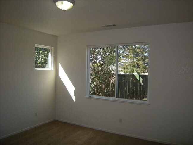 Building Photo - 2145 Beaujolais Ct