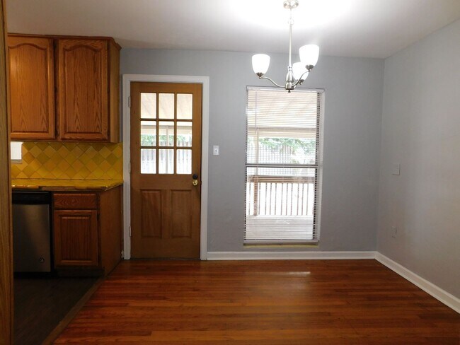 Building Photo - 507 NW 34th Ter