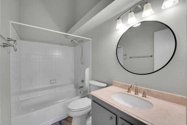 Building Photo - $2,450.00, 2-bed, 2.5 bath, located in Lak...