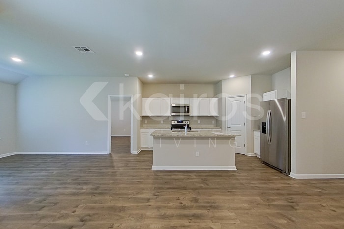 Building Photo - 204 Yardley Ct