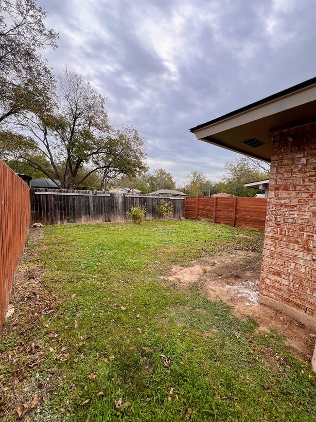 Fenced Yard - 10623 Golden Quail Dr