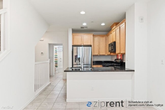 Building Photo - 3 br, 3 bath Condo - 311 Flinder Place, Sa...